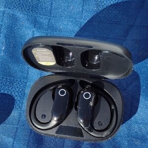 GNMN Black Wireless Earbuds with Charging Case